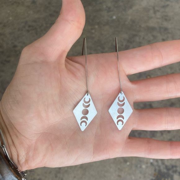 Moon Goddess Necklace - Picture 3 of 3